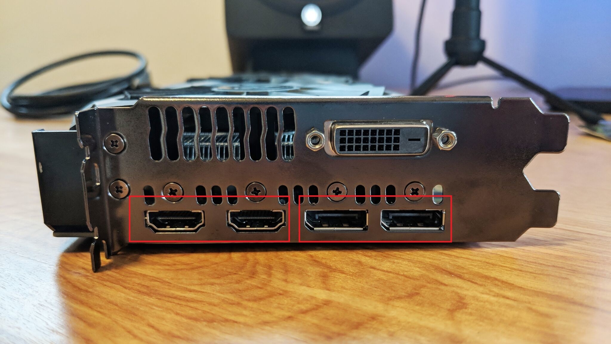 HDMI and DisplayPort ports