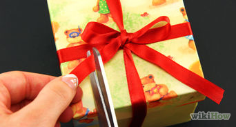 Tie a Gift Wrapping Bow