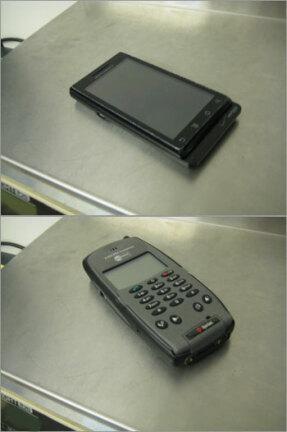 Round 7: Motorola Droid (1st generation) vs. Kyocera QCP 6000 (Circa 2001)