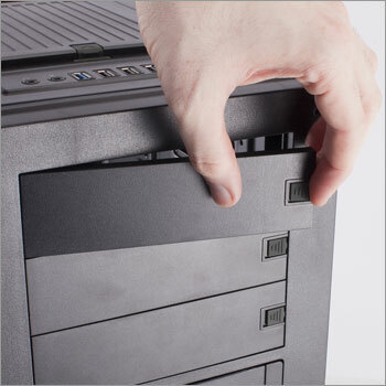 4) Remove the Optical Drive Cover