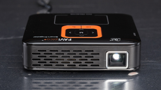 Favi J7-LED-Pico Wireless Smart Projector with Android OS