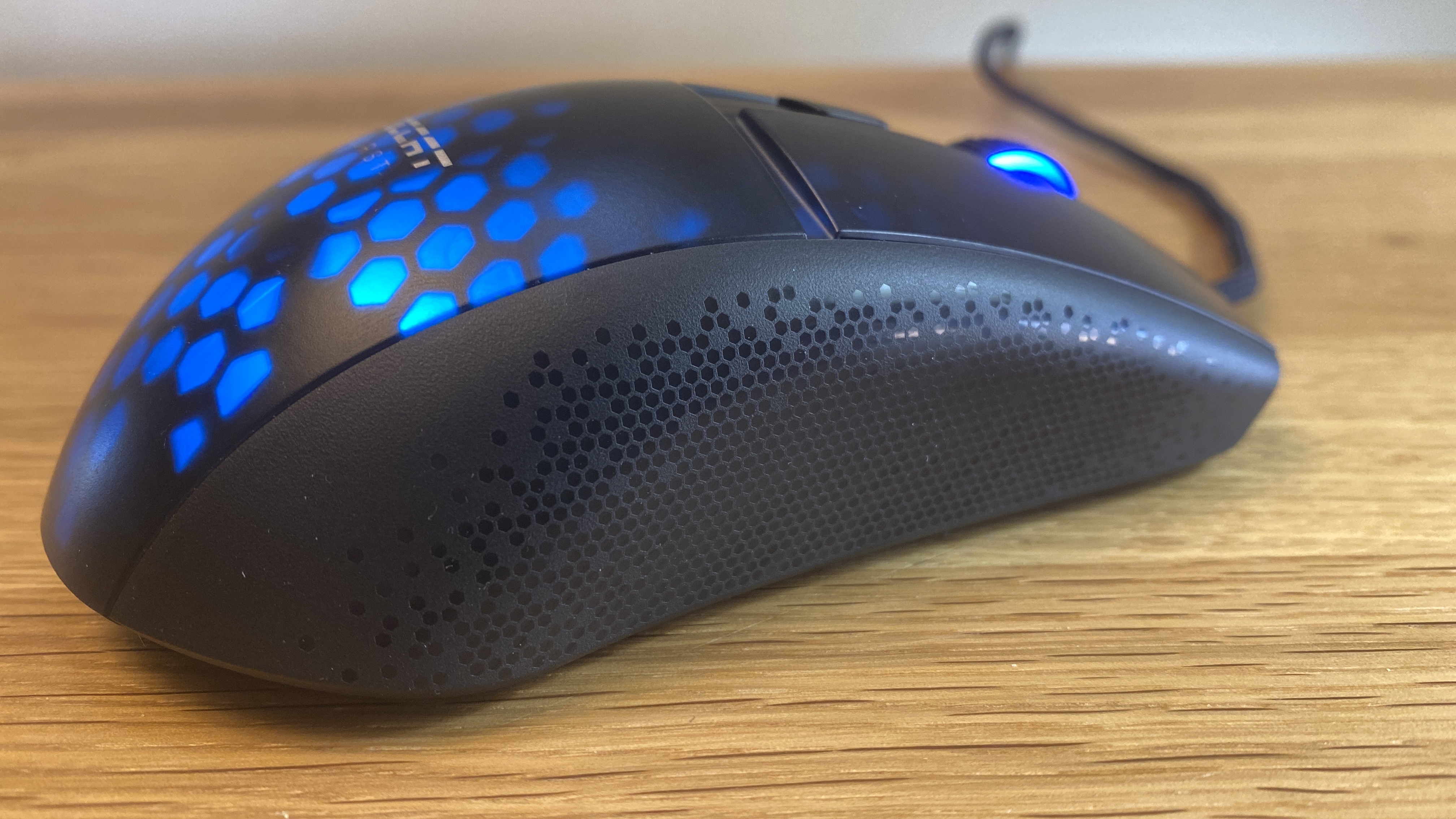 Roccat Burst Pro Gaming Mouse right side