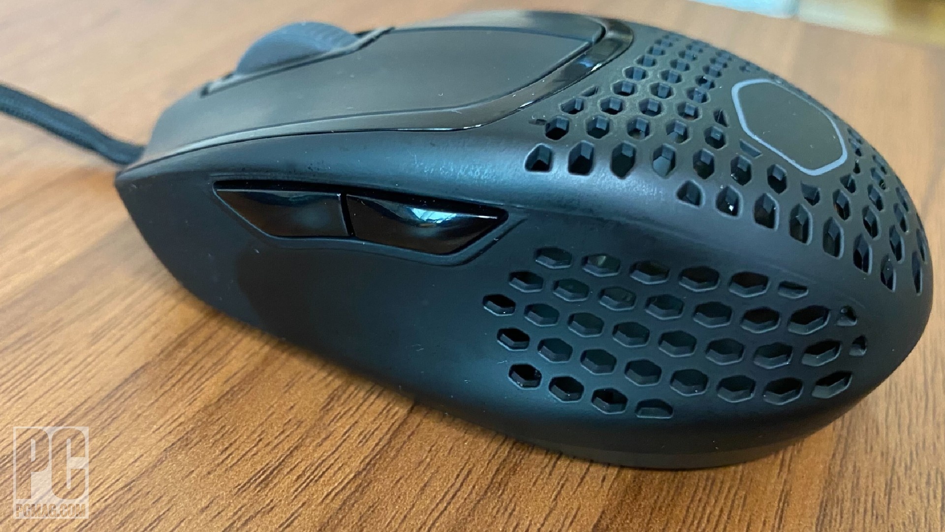 Left side of Cooler Master MM72 Gaming Mouse