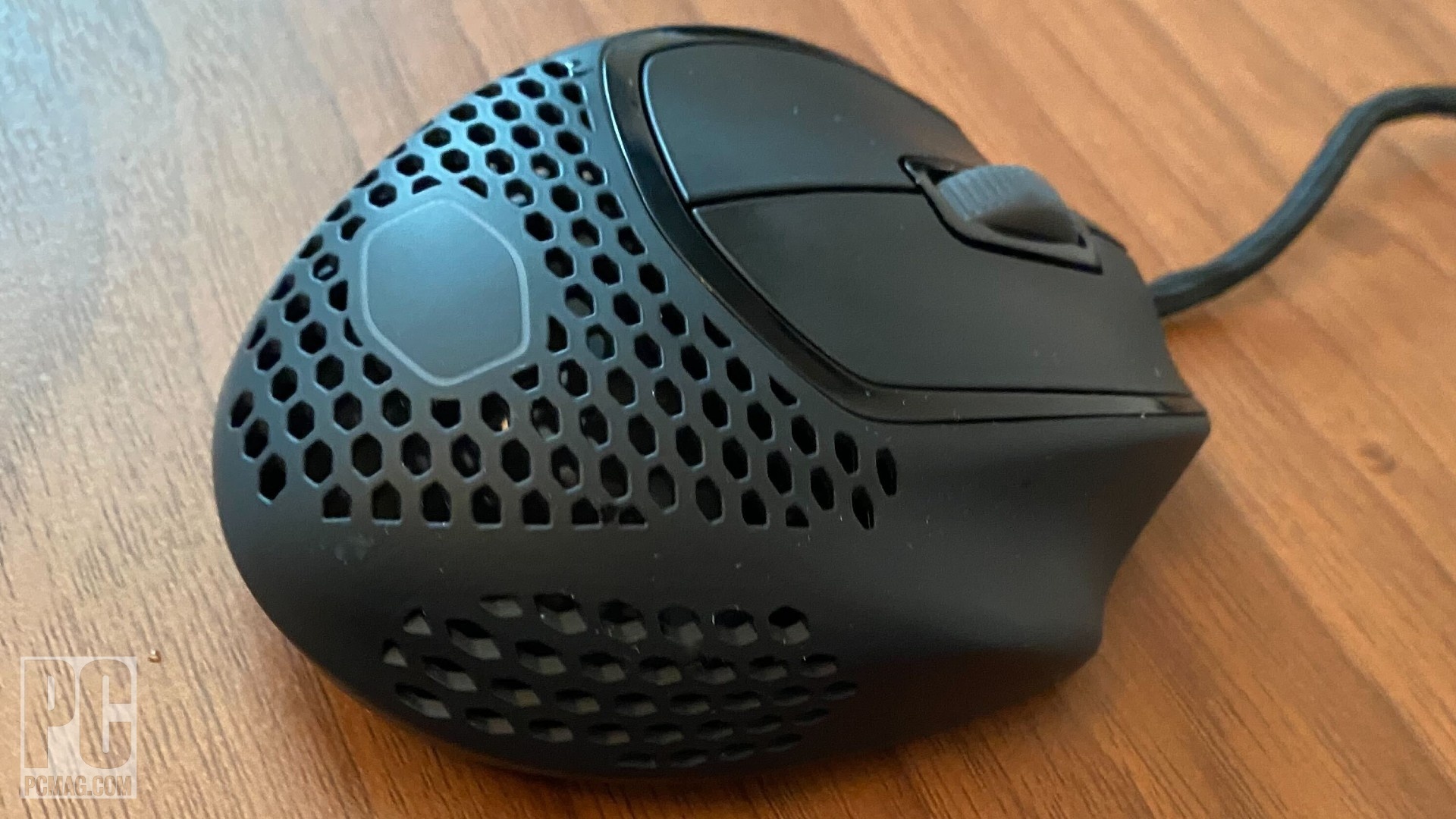 Right side of Cooler Master MM72 Gaming Mouse