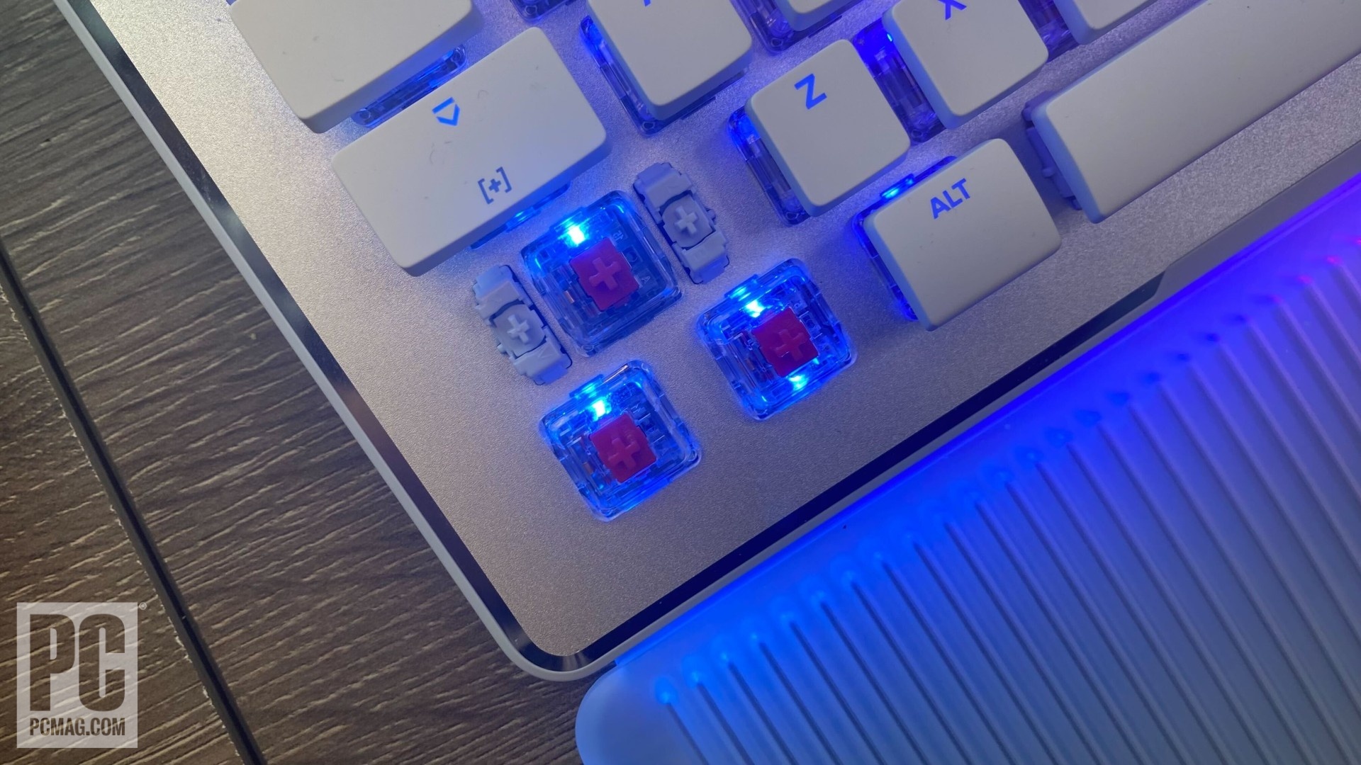 Roccat Vulcan II Max keyboard key switches