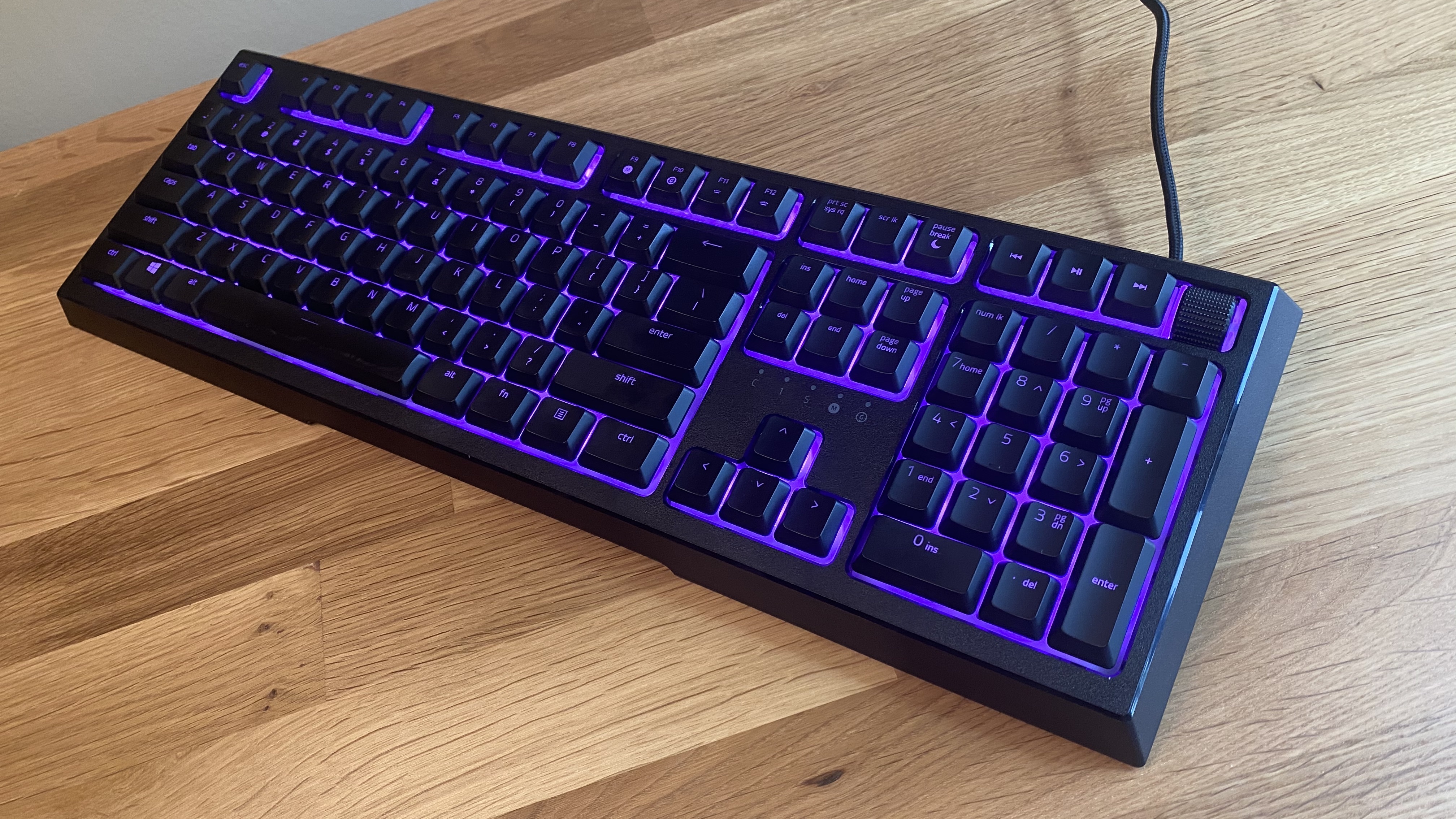 Razer Ornata V2 left angle