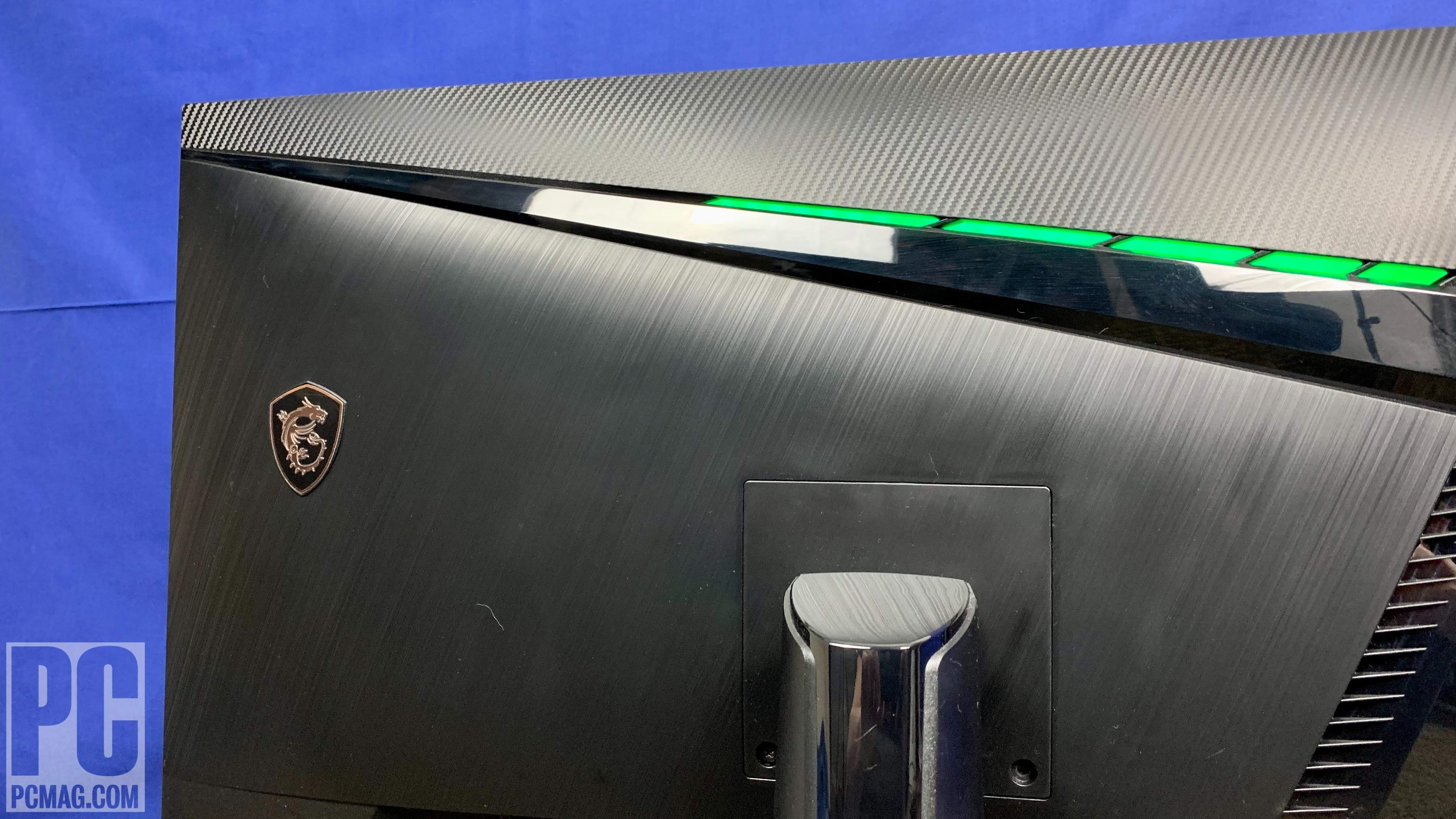 MSI Optix MPG321UR-QD RGB lighting