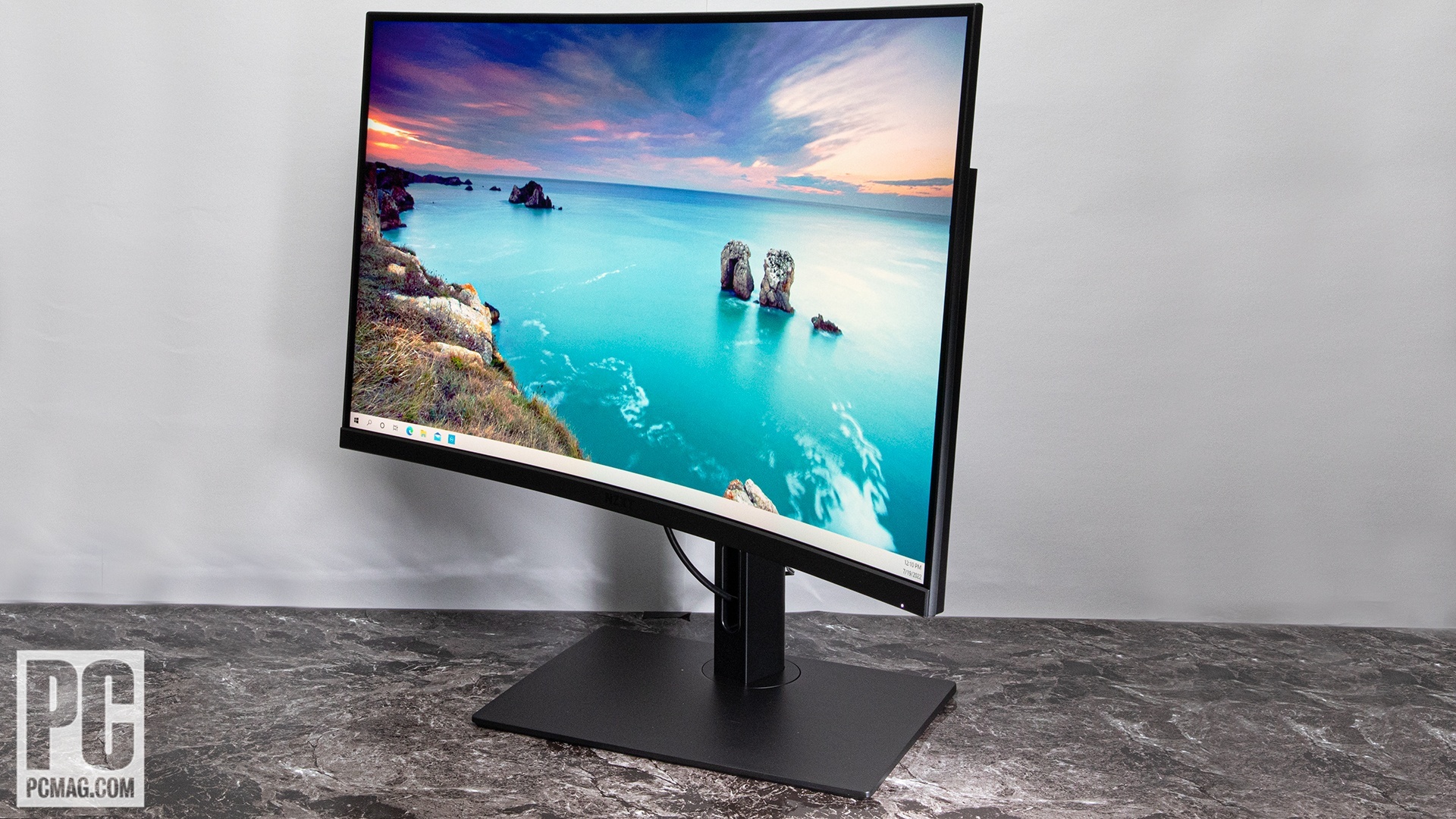 NZXT Canvas 32Q Curved right angle