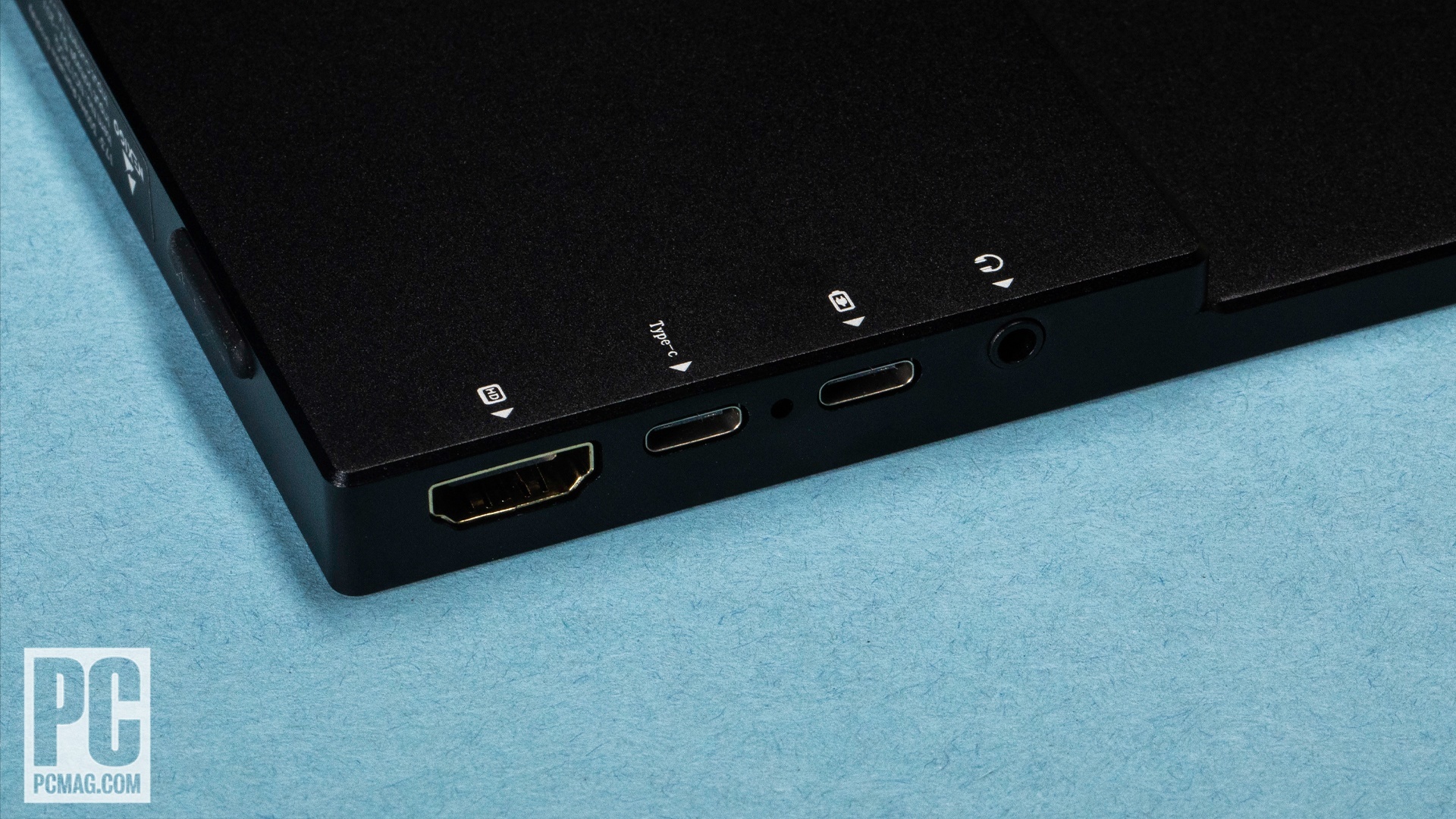 NexiGo 300MHz portable monitor left ports