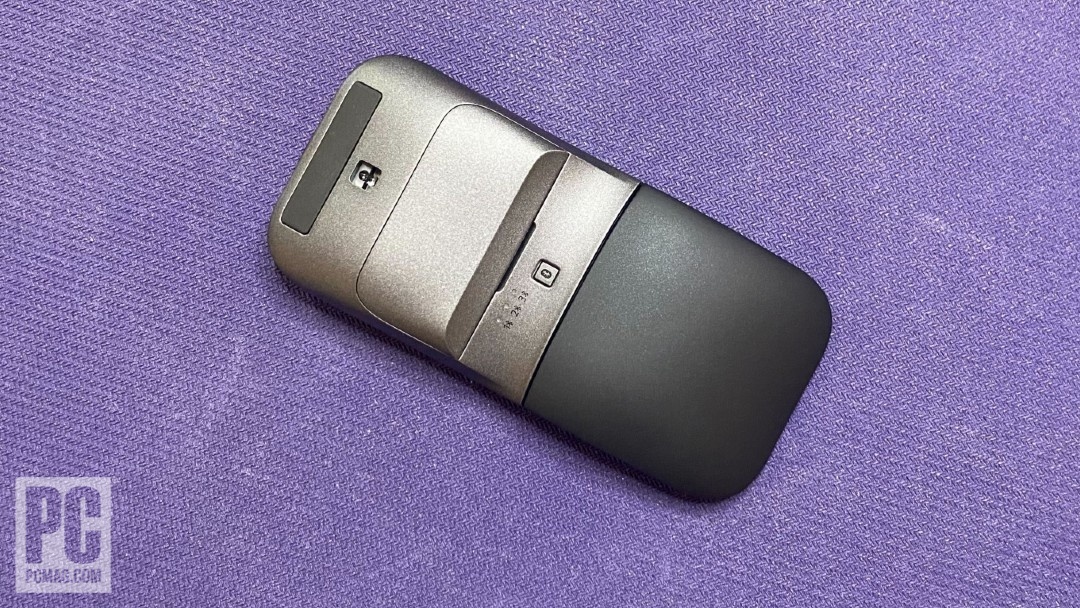 Dell Bluetooth Travel Mouse (MS700) underside