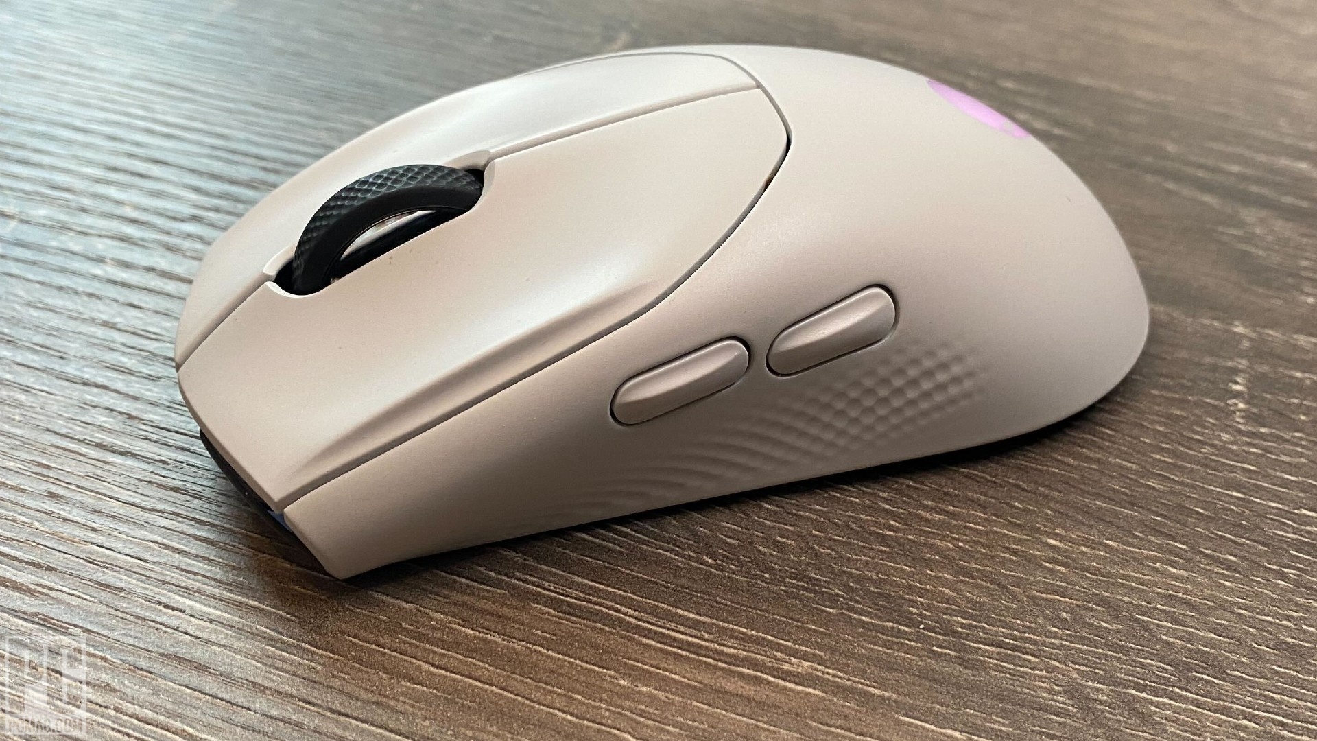 Alienware Tri-Mode Gaming Mouse buttons