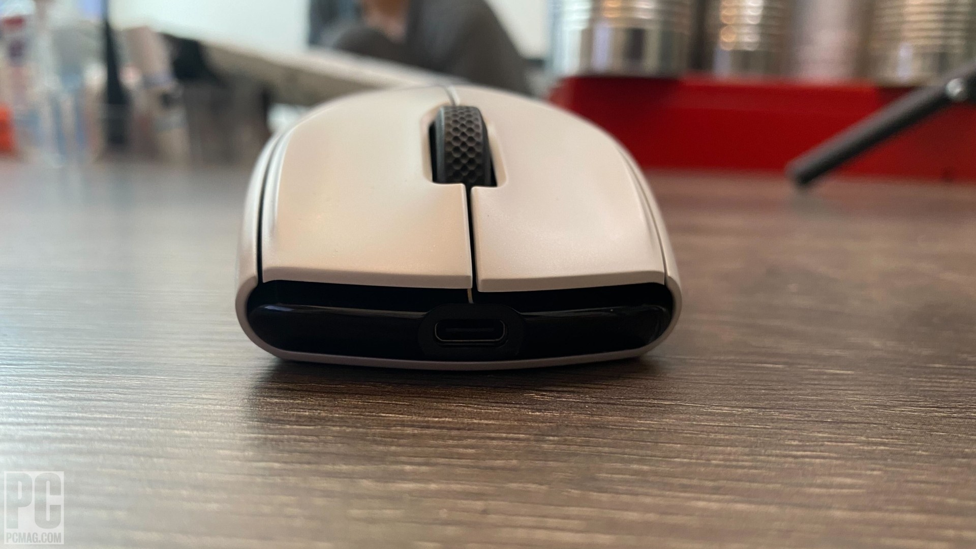 Alienware Tri-Mode Gaming Mouse USB connector