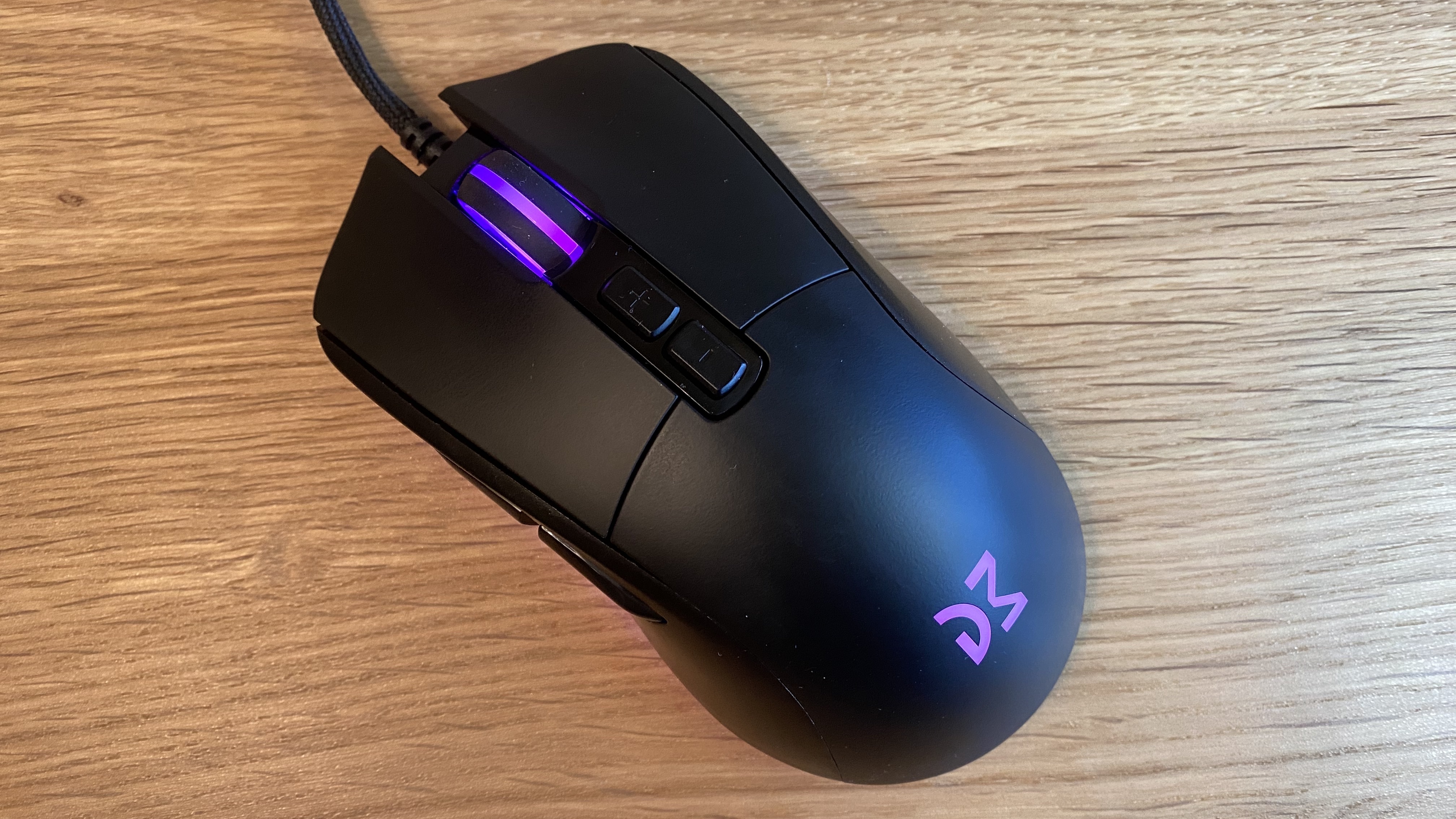 Dream Machines DM4 Evo Gaming Mouse top angle left