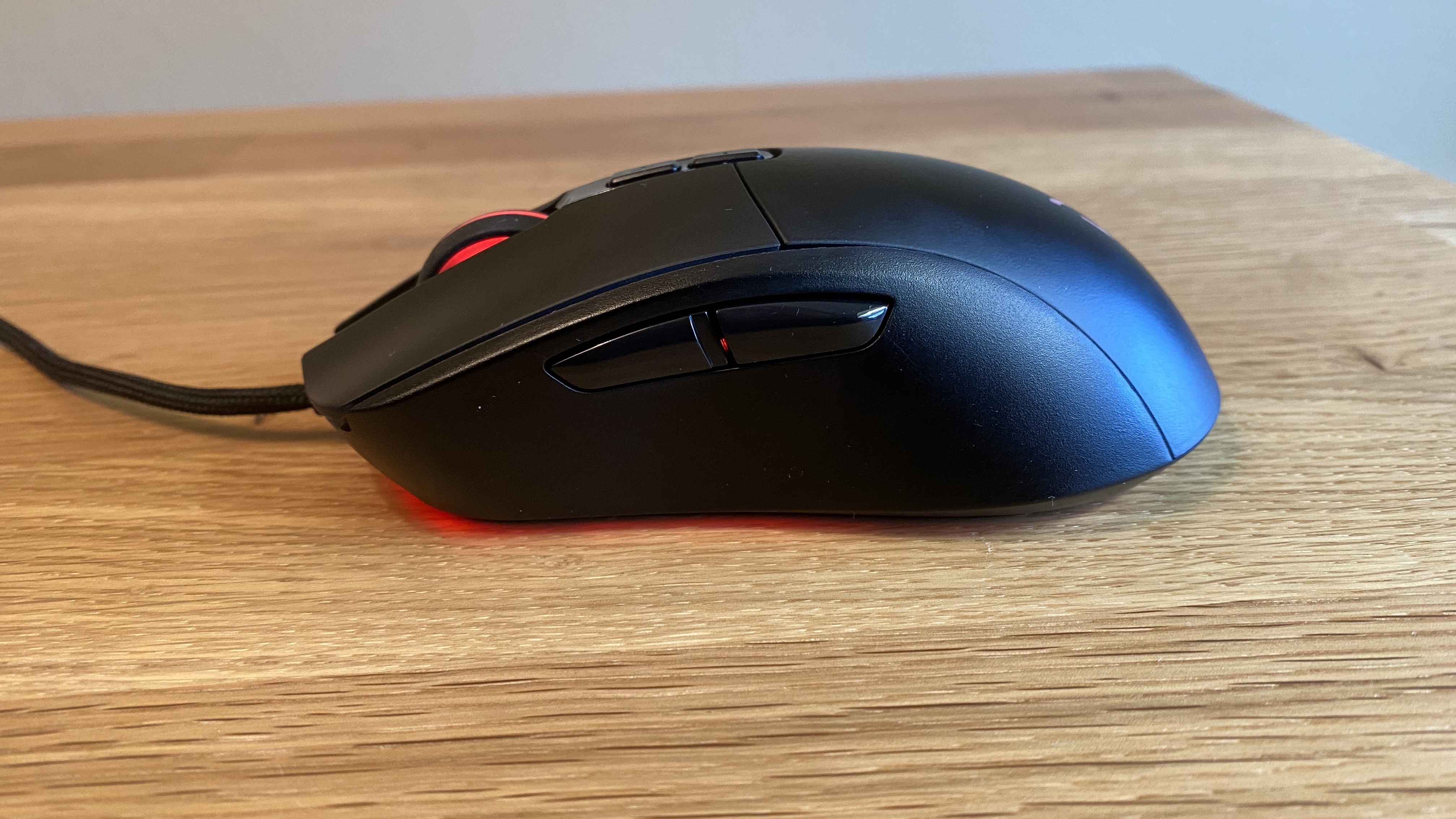 Dream Machines DM4 Evo Gaming Mouse side buttons