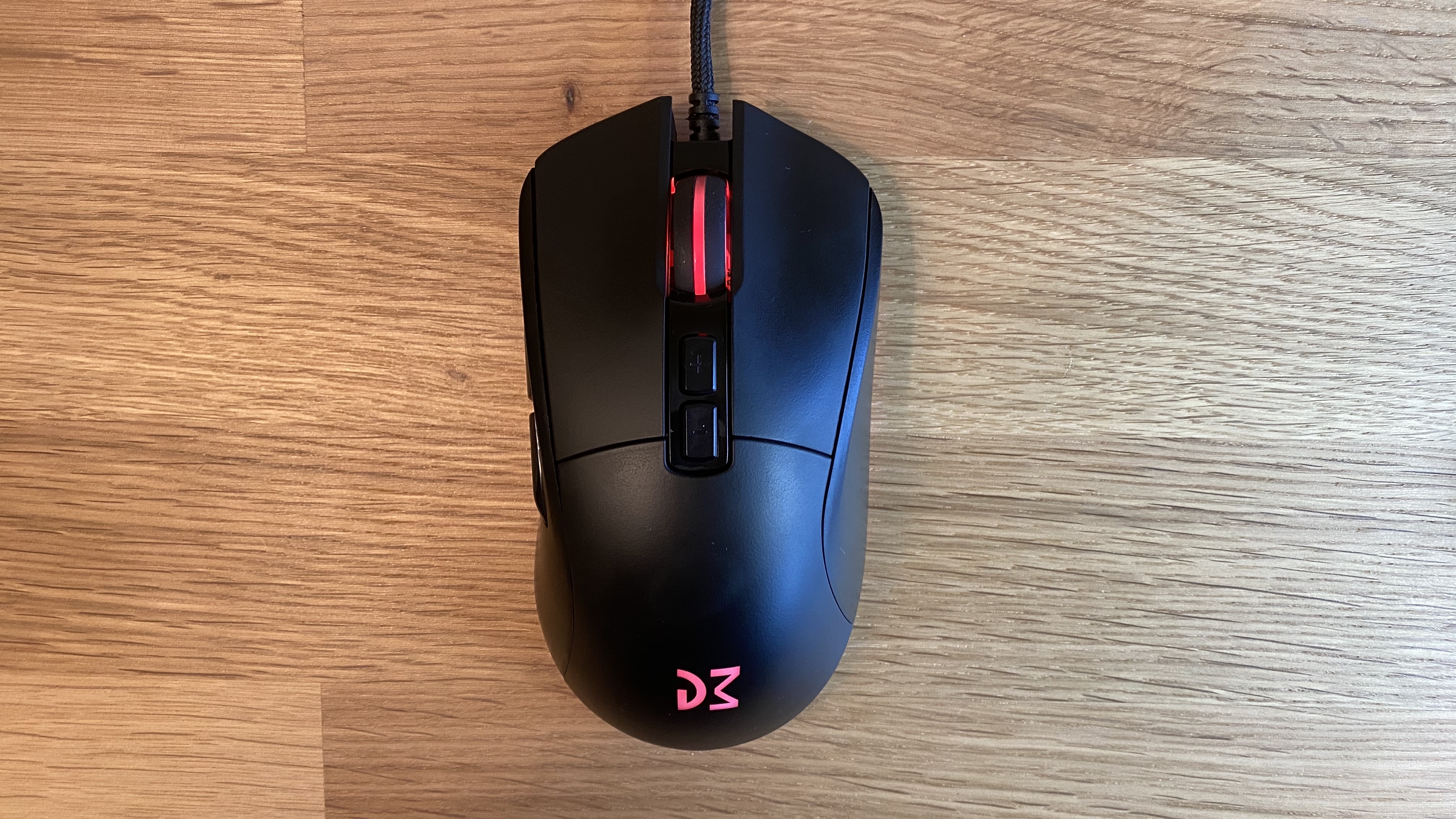 Dream Machines DM4 Evo Gaming Mouse top down close