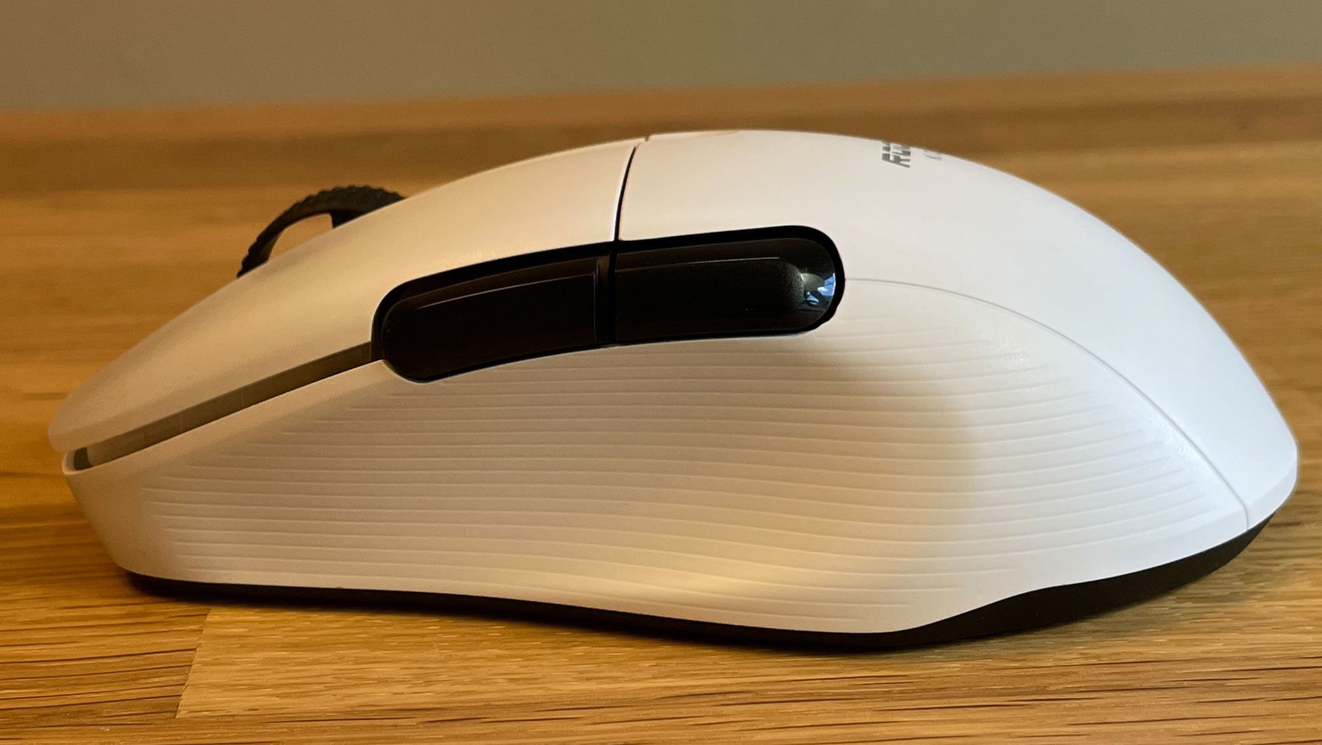 Roccat Kone Pro Air side buttons