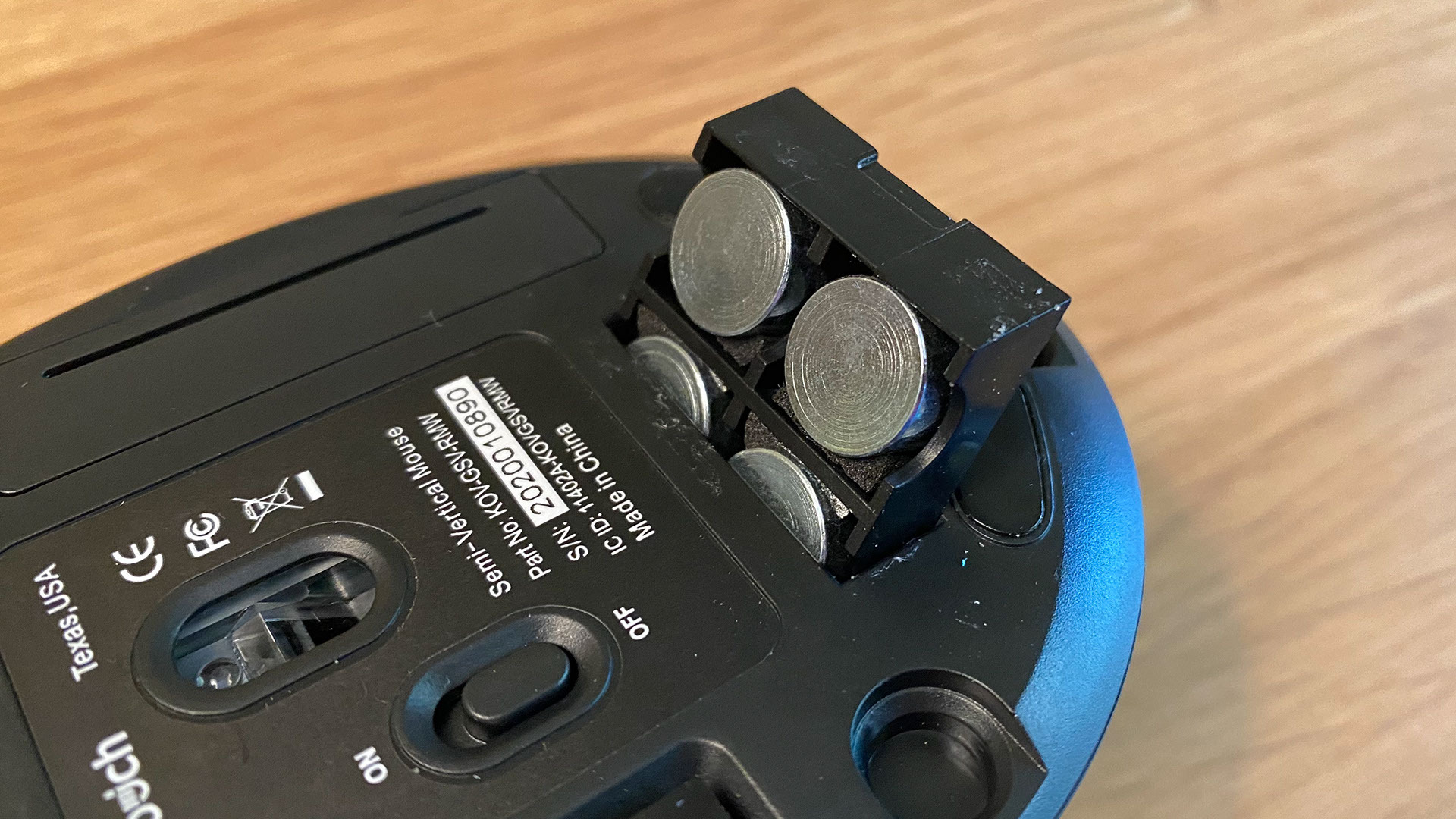 Goldtouch Semi-Vertical Wireless weights inside mouse