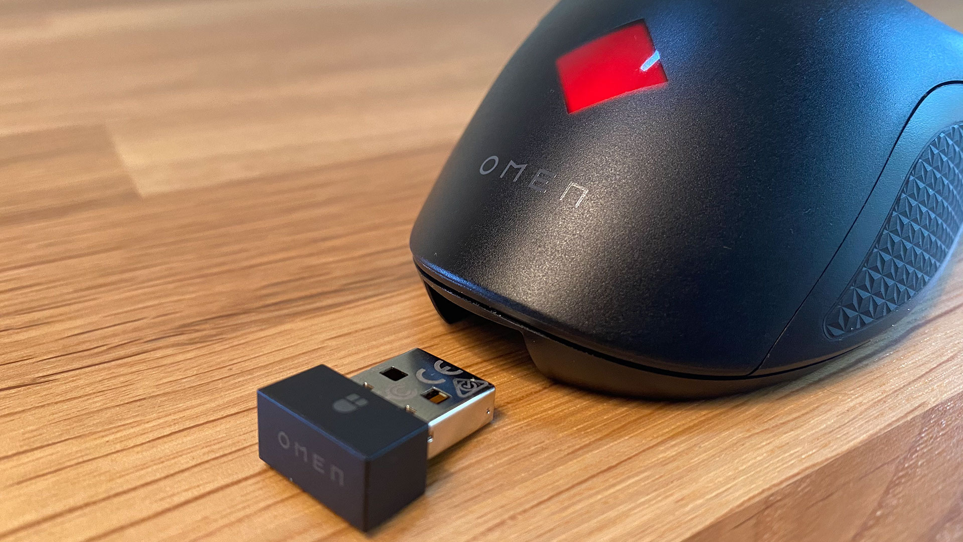 HP Omen Vector Wireless Gaming Mouse and dongle