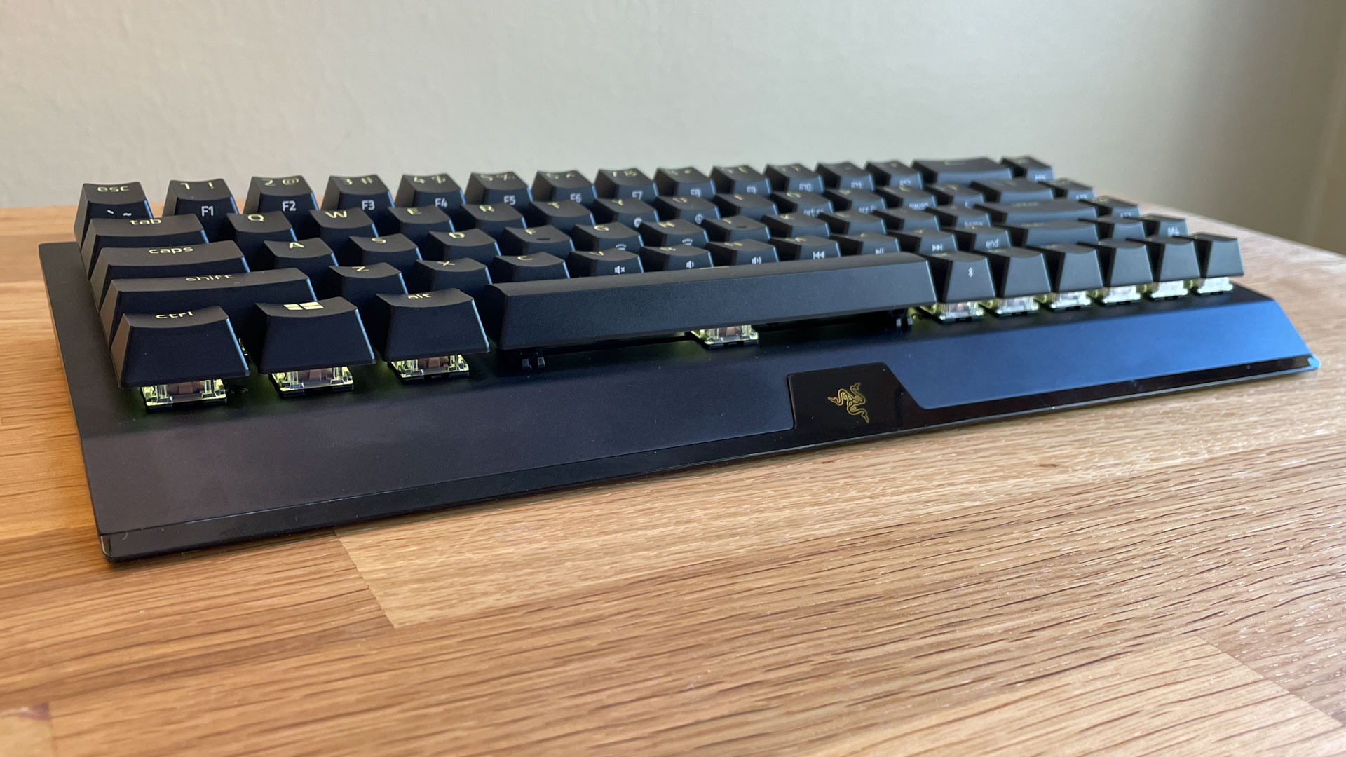 Razer Blackwidow V3 Mini keyboard laid back