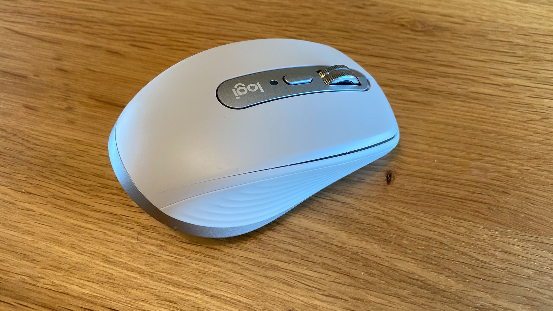 Logitech MX Anywhere 3 Wireless Mouse right side