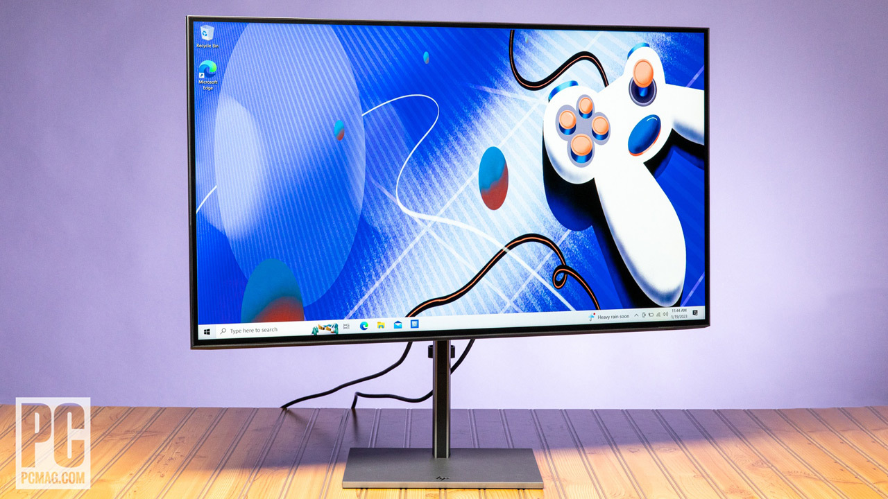 HP Z32k G3 USB-C Display: Front Angle