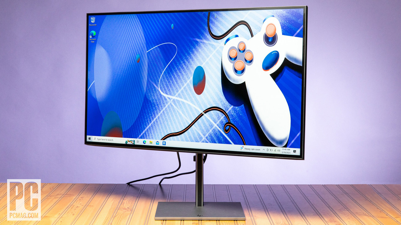 HP Z32k G3 USB-C Display: Front Angle