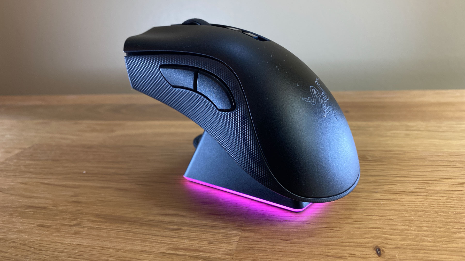 Razer DeathAdder V2 Pro Wireless Gaming Mouse dock