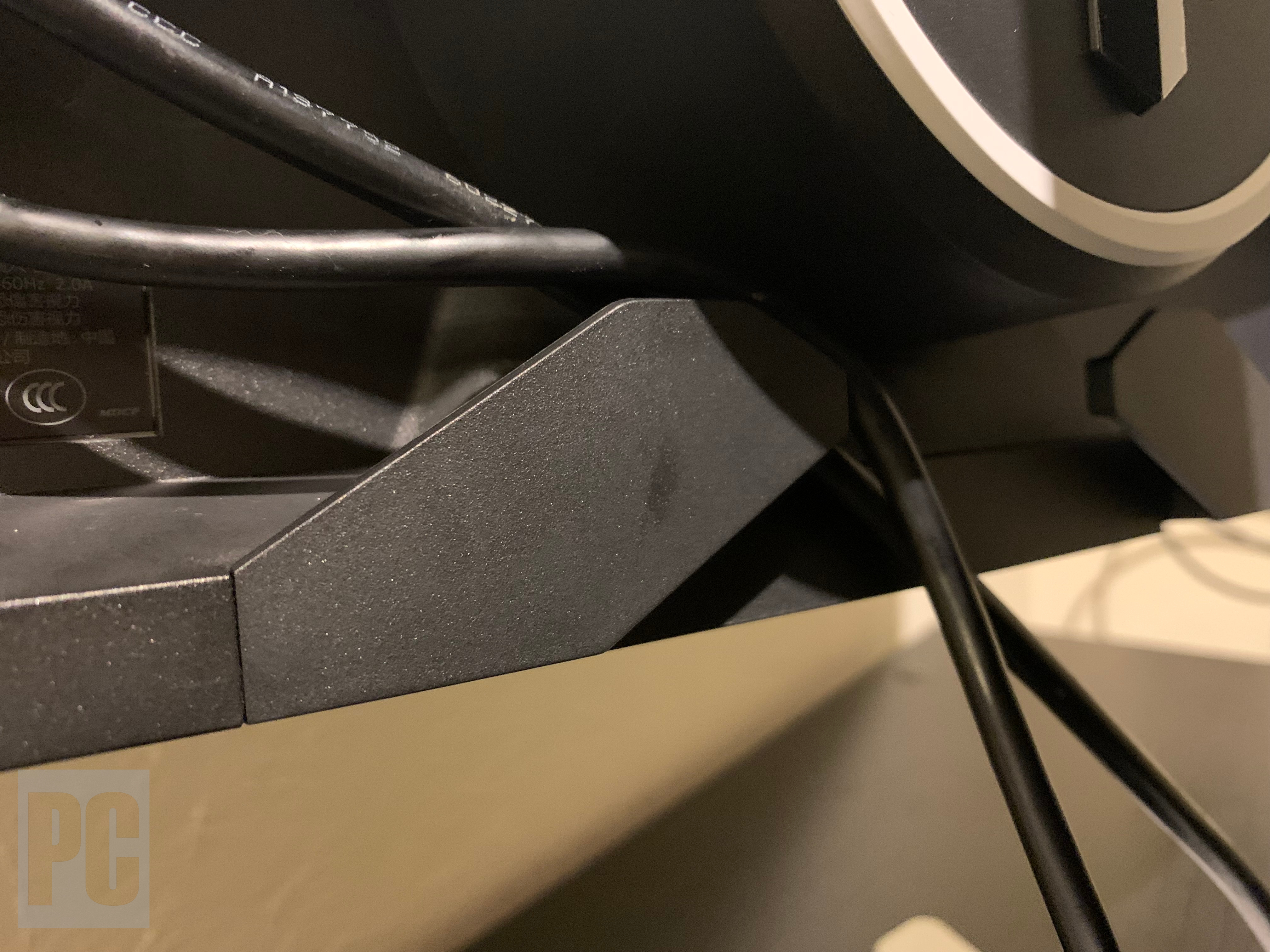 Alienware AW2721D cable hooks