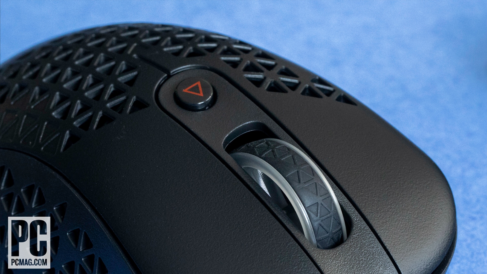 The front buttons of the XPG Slingshot mouse