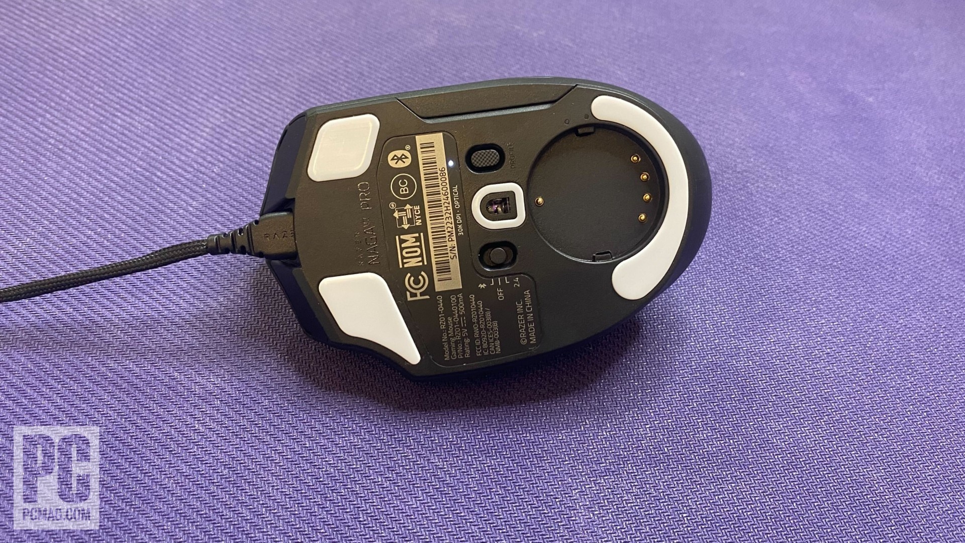 Razer Naga V2 Pro bottom