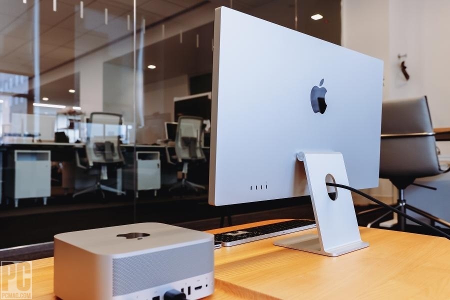 Apple Studio Display back 1