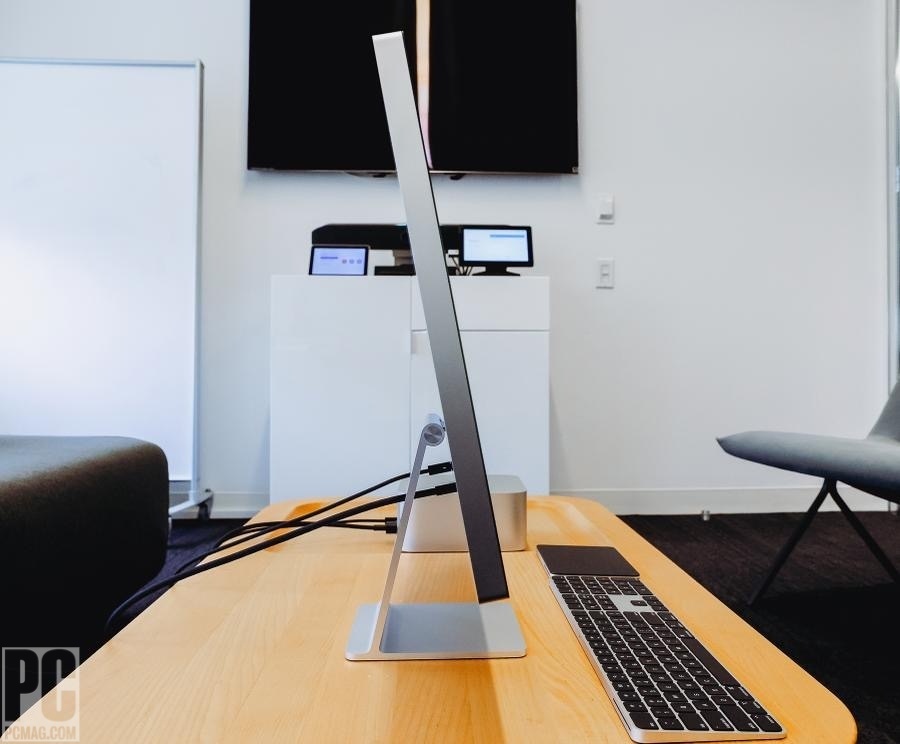 Apple Studio Display side 1