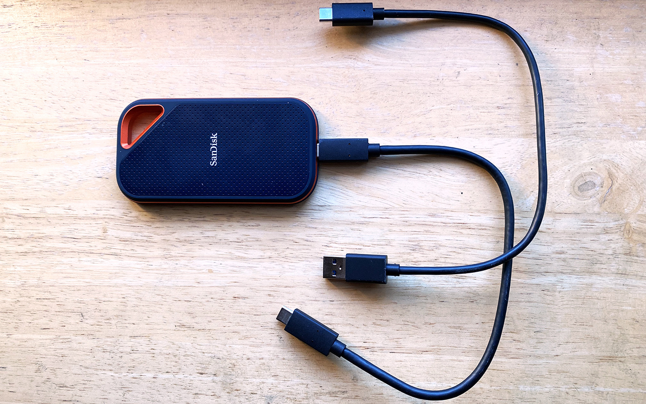 SanDisk Extreme Pro Portable SSD V2 with cables