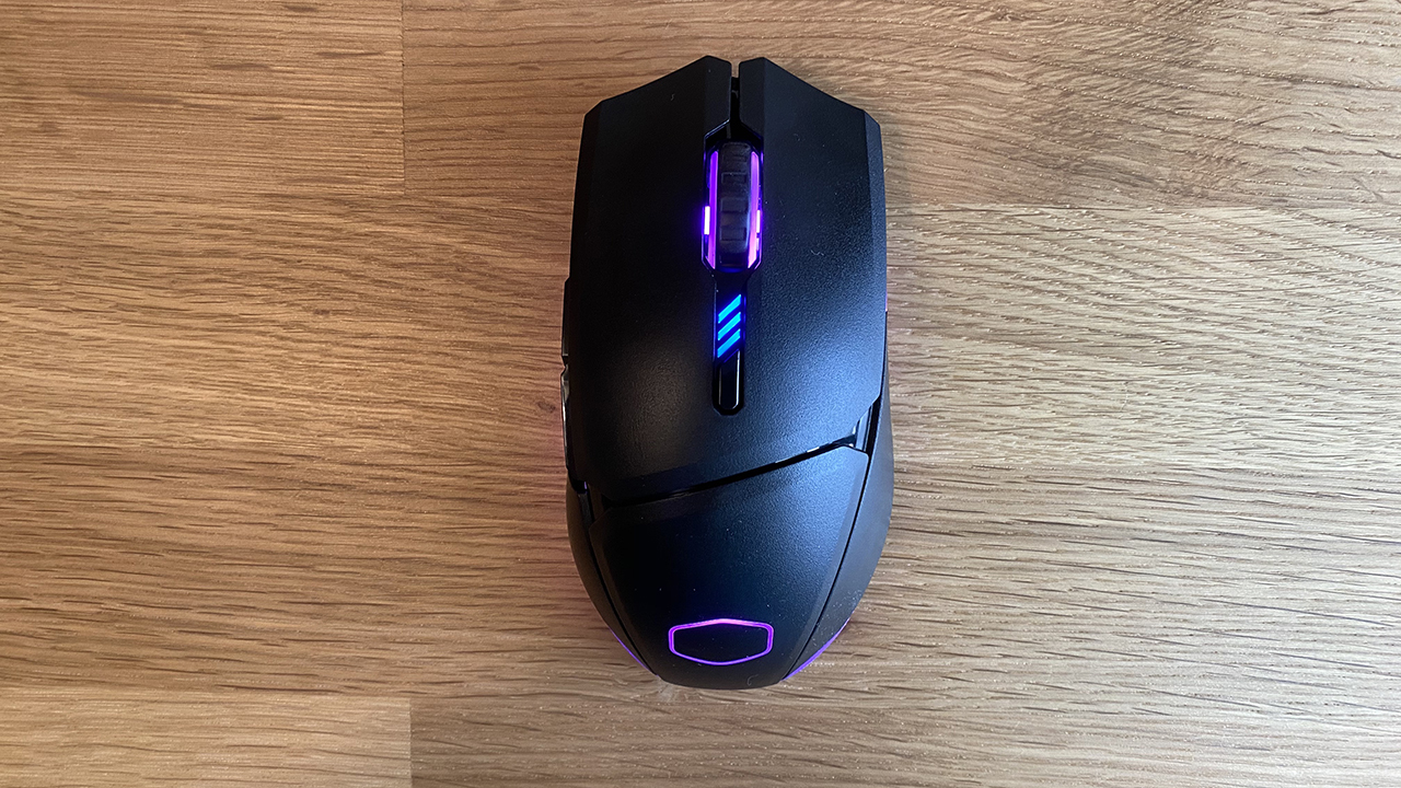 Cooler Master MM831 top down