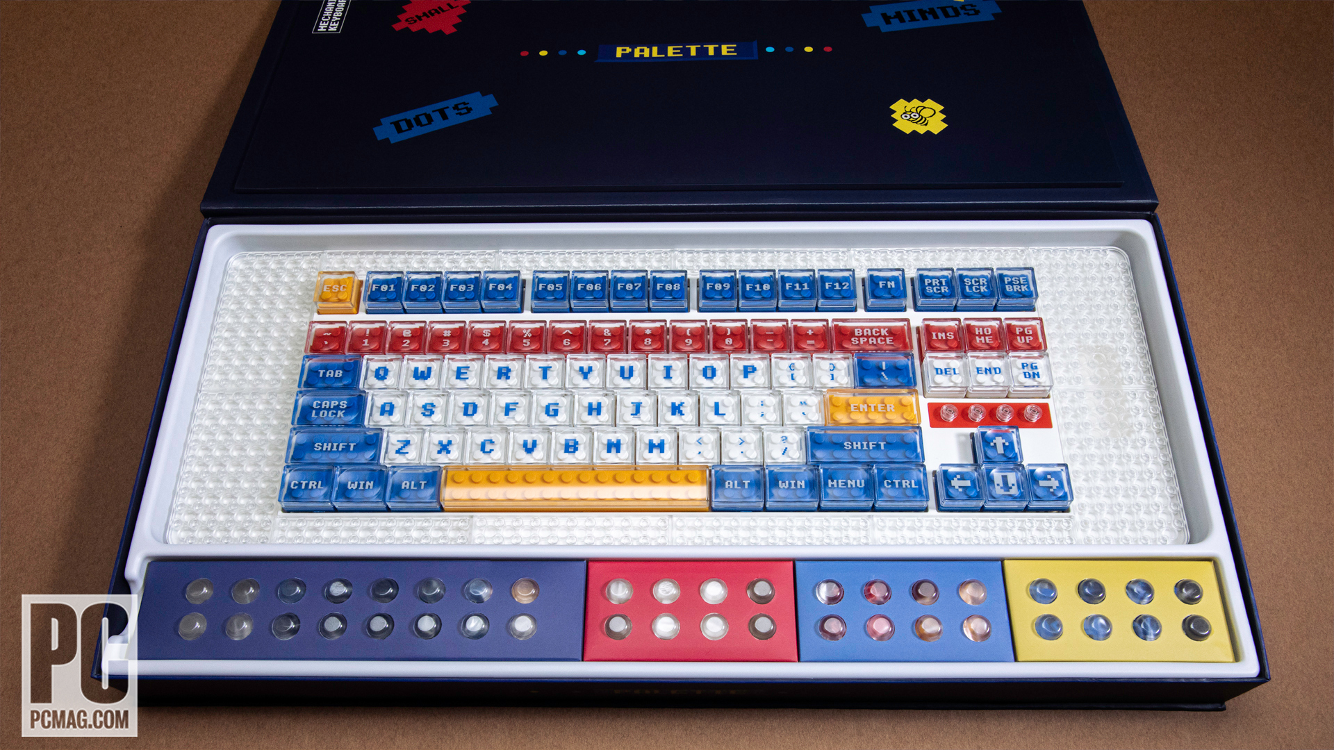 MelGeek Pixel Lego keyboard with accessories