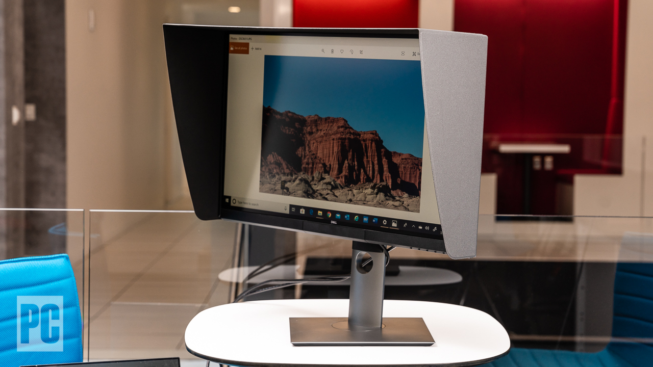 Dell UltraSharp 27 4K PremierColor (UP2720Q) with shading hood