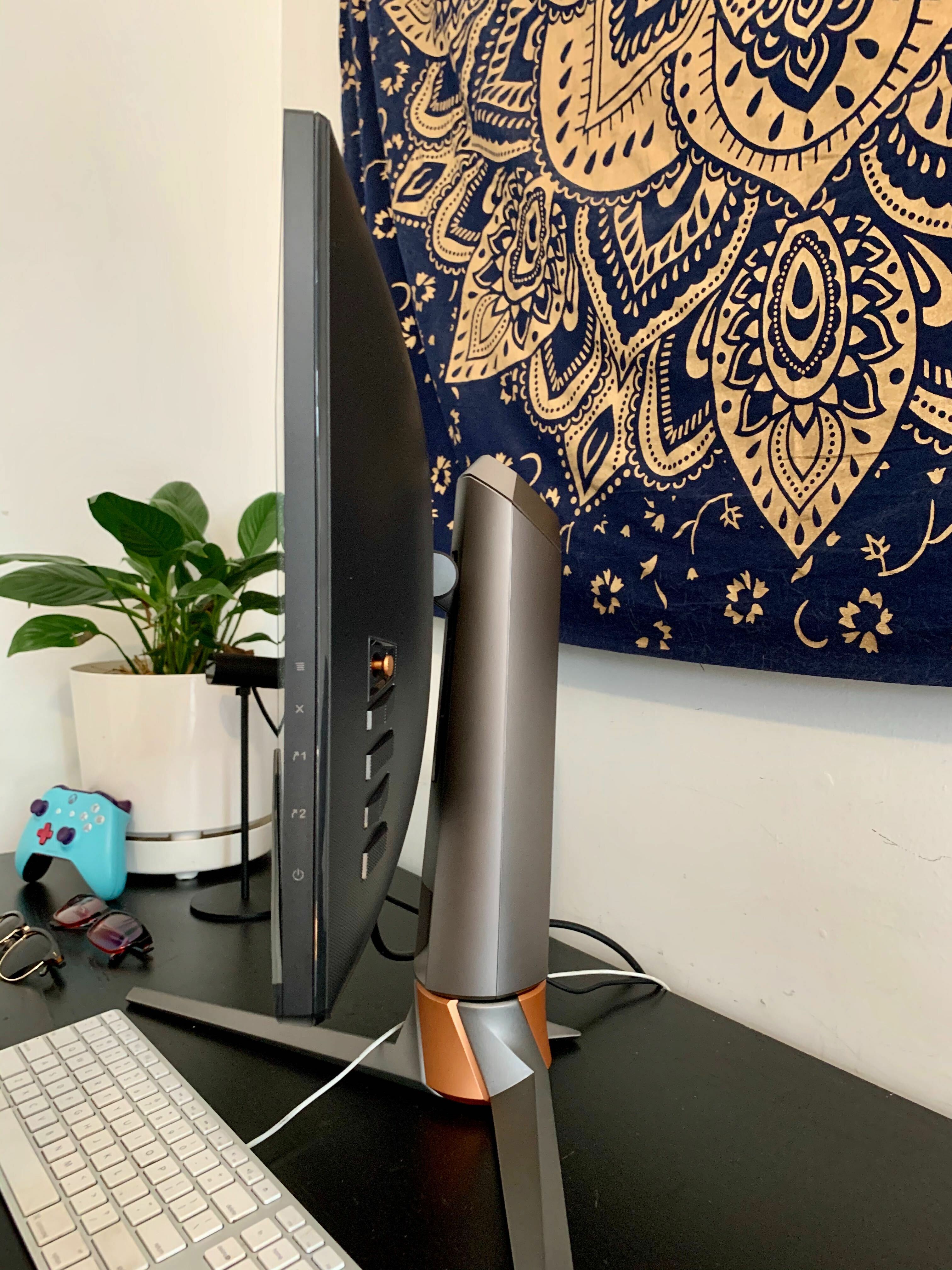 Asus ROG Swift PG259QN Side