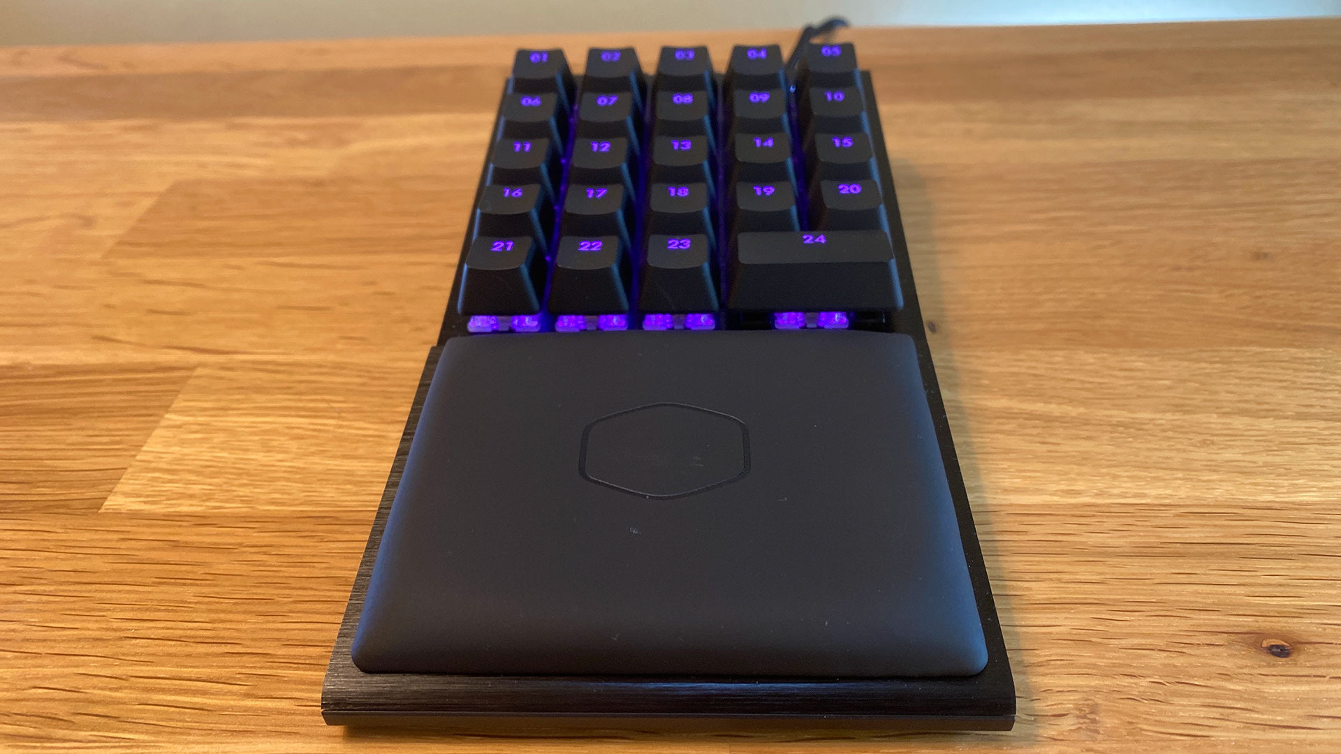 Cooler Master ControlPad Mechanical Keypad wrist rest