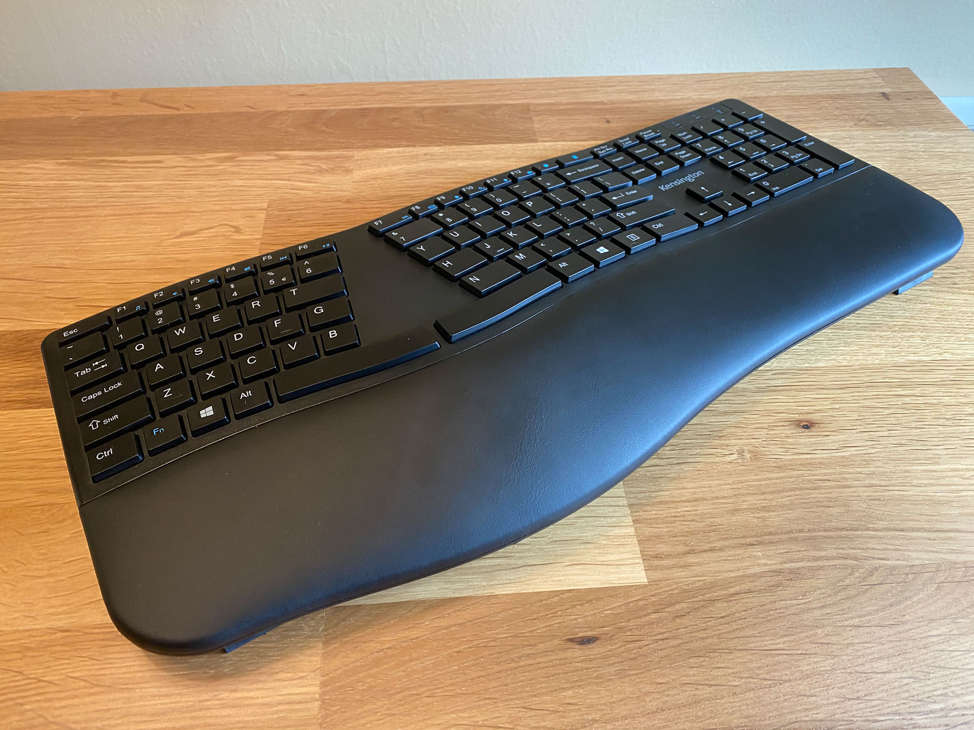 Kensington Pro Fit Ergo Wireless Keyboard right angle