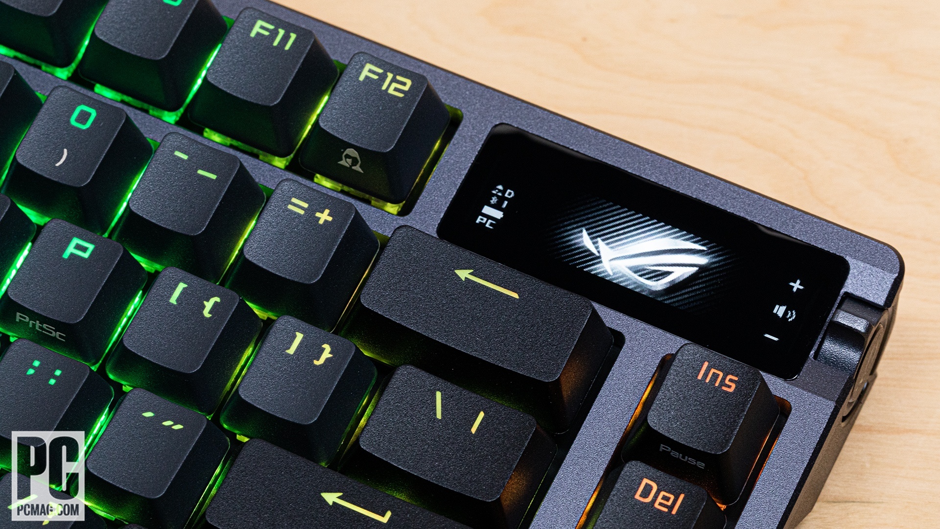 Asus ROG Azoth keyboard screen