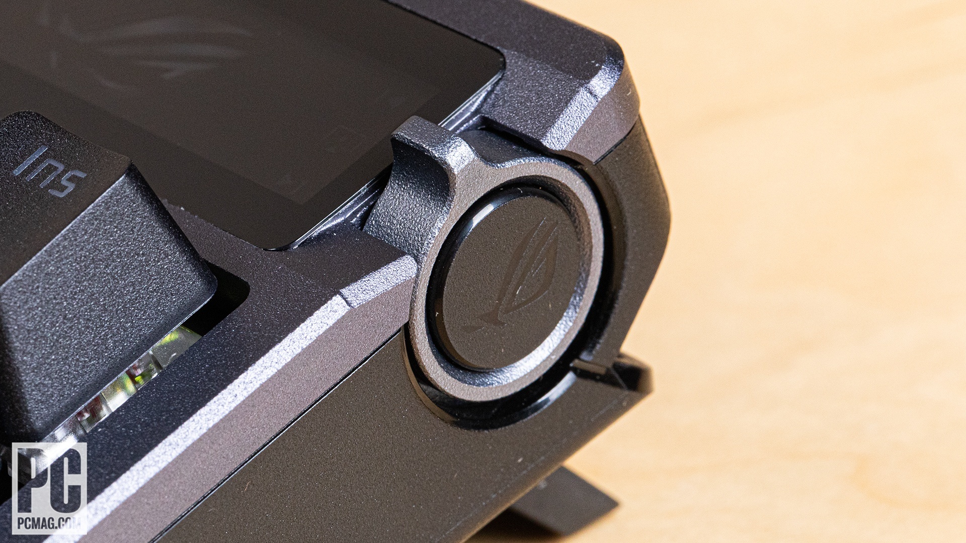 Asus ROG Azoth keyboard controls