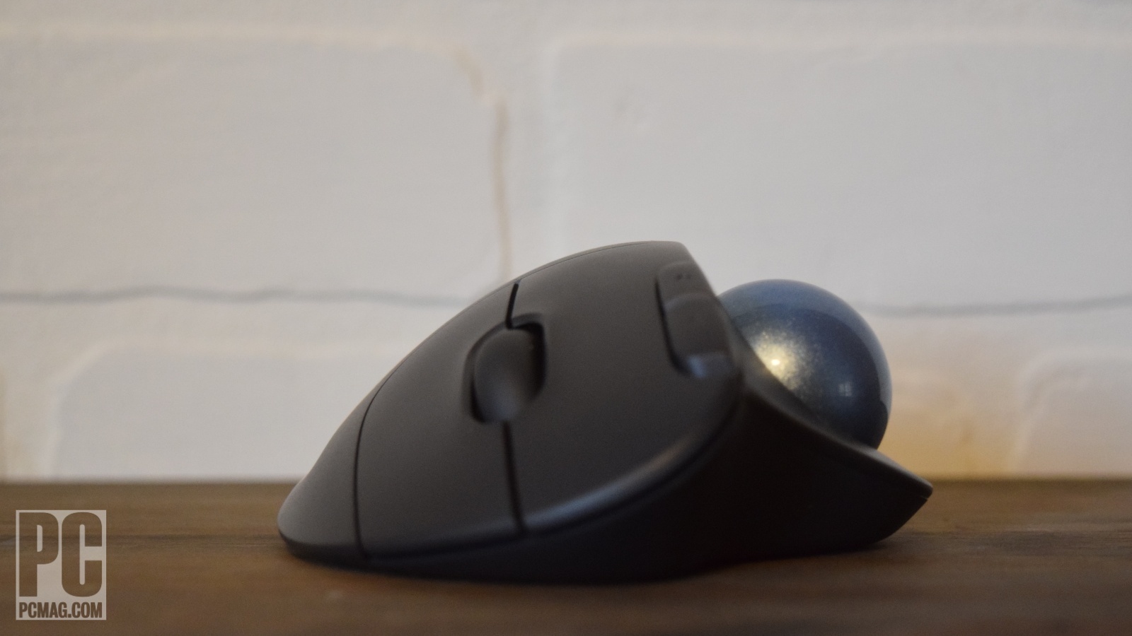 Logitech Ergo M575 front