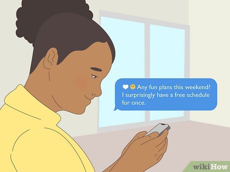 Step 3 Subtly push your crush to say more if they texted you the 🤍 emoji.