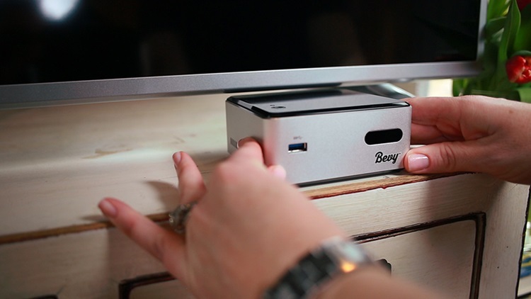 Easily Store, Share Family Pics With Bevy