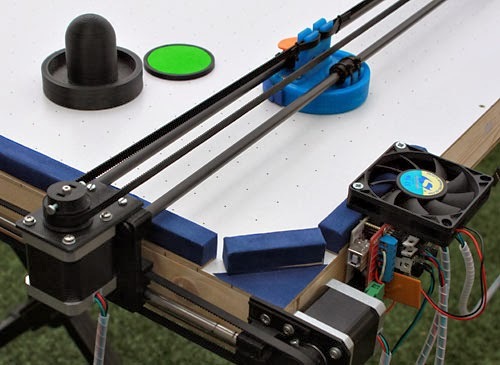 Hacker Dad Builds Air Hockey Robot From 3D Printer Parts