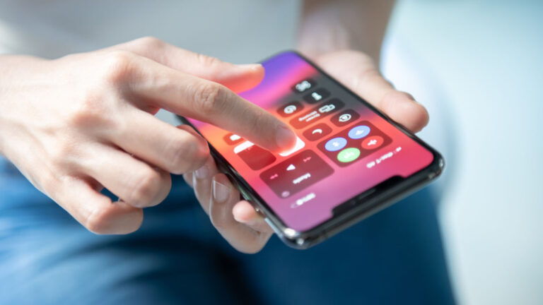 How to Use and Customize the Control Center on Your iPhone or iPad