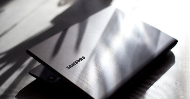 Review: Samsung Series 7 Chronos 14-inch