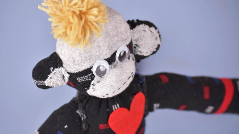 How to : How to Make a Sock Monkey