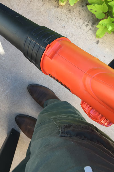 Black & Decker Sweeper air intake close to clothing