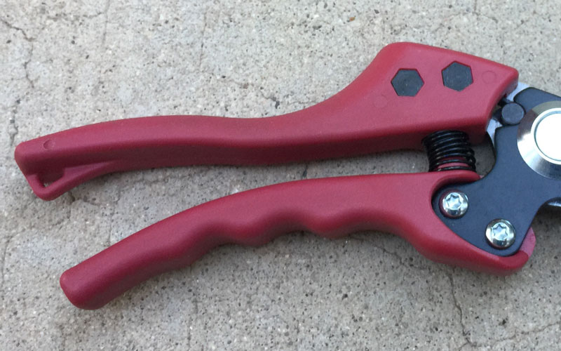 Corona 4180 Pruner ergonomic handles
